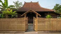 8 Ide Pagar Bambu Murah untuk Rumah di Desa yang Mudah Dibuat Sendiri, Bagus Tak Perlu Mahal