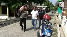 Seorang polisi rela berjualan pohon bidara demi membantu para janda miskin dan warga yang sakit.