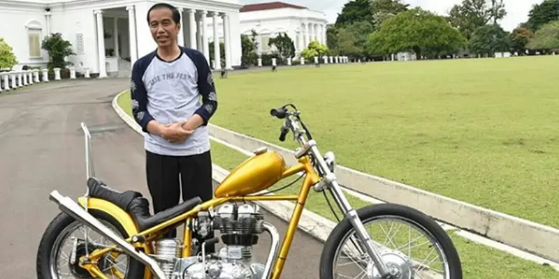 Lihat Kerennya Motor Chopper Berwarna Emas Milik Jokowi