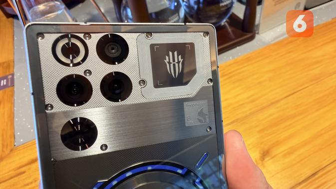 Kamera di Redmagic 11 Pro dan logo Nubia. (Liputan6.com/ Yuslianson)