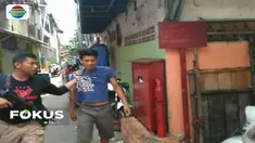 Kepolisian Polsek Tambora sisir permukiman warga terkait laporan warga adanya geng remaja yang terlibat tawuran. Saat ditangkap, polisi temukan belasan orang positif narkoba.