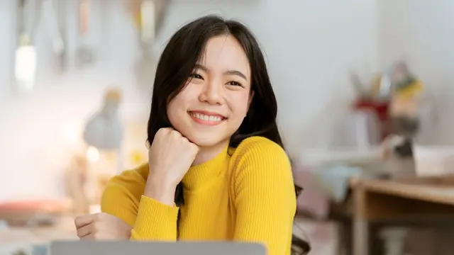 baju kuning kalem bahagia