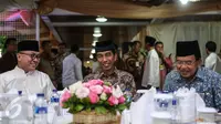 Ketua MPR Zulkifli Hasan mengadakan acara Buka Puasa Bersama di Rumah Dinasnya, Jakarta, Senin (22/6/2015). Presiden dan sejumlah tokoh Parpol tampak hadir dalam acara tersebut. (Liputan6.com/Faizal Fanani)