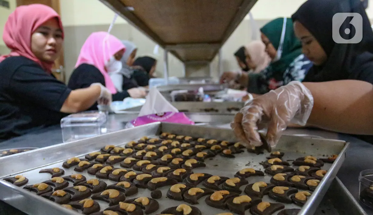 Rata-rata kue kering tersebut dijual dari harga Rp55.000 hingga Rp95.000. (merdeka.com/Arie Basuki)