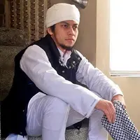 Beredar foto mesra Sunu Eks Mata Band mesra dengan Umi Pipik. Foto yang tidak jelas kebenarannya beredar di dunia maya. Bahkan, Sunu dikabarkan telah menikah siri dengan janda Ustaz Jefry tersebut. (Instagram/sunumatta)