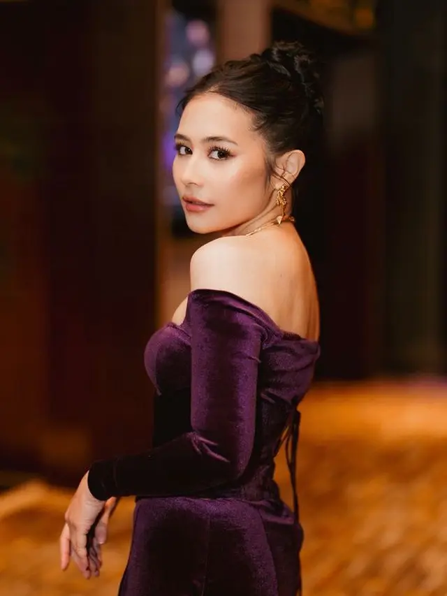 Tampilan Prilly Latuconsina Jadi Produser Film. [@prillylatuconsina96]