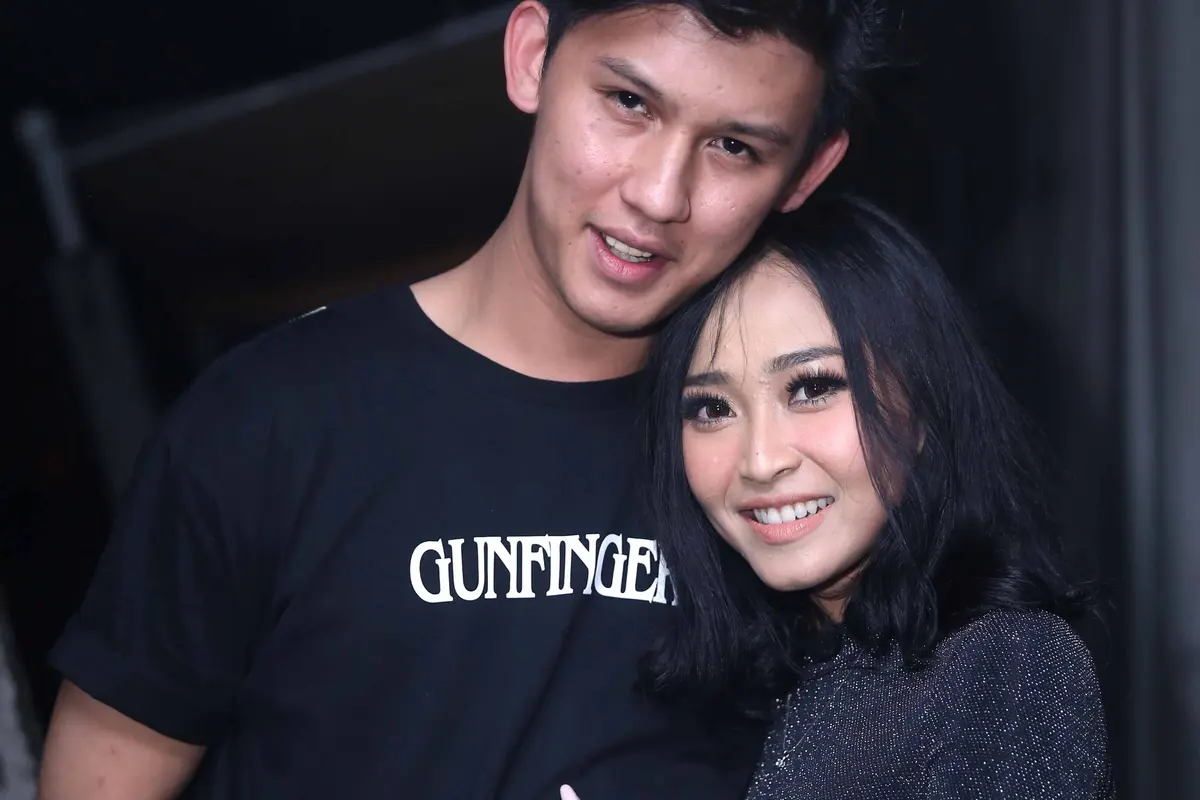 Jevin Julian dan Rinni Wulandari