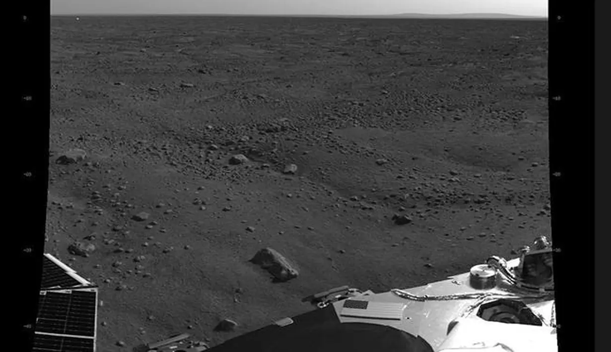 Dataran wilayah kutub utara Mars ditunjukkan dari Phoenix Mars Lander setelah mendarat sukses pada 26 Mei 2008. (businessweek.com)