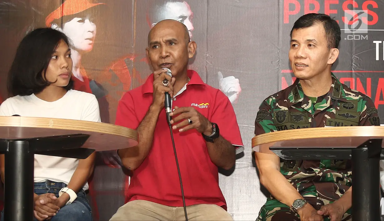 Pelatih lari nasional, Eduardus Nabunome saat jumpa pers The Indonesian National Armed Forces International Marathon 2018 di Jakarta, Selasa (26/6). Lomba akan diselenggarakan pada 23 september 2018. (Liputan6.com/Herman Zakharia)