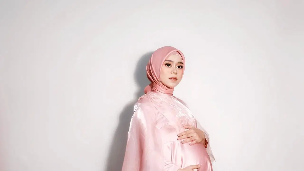 6 Potret Maternity Shoot Lesty Kejora dengan Ragam Tema, Aura Bumil Kian Terpancar