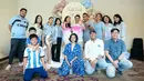 Acara gender reveal yang meriah itu dihadiri oleh keluarga dan sahabat terdekat. Suasana penuh haru dan bahagia menyelimuti acara tersebut, terutama karena Acha dan Andy sengaja merahasiakan jenis kelamin bayi hingga momen pengungkapan. (Liputan6.com/IG/@achasinaga)