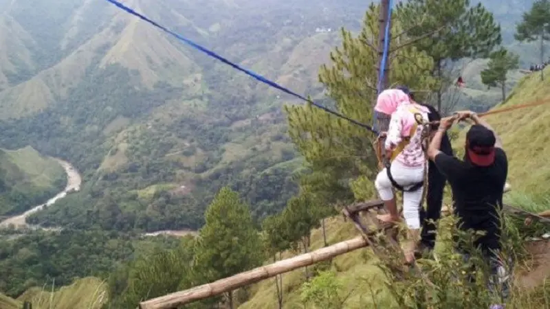 Mengayun Nyali Pagi-Pagi di Bukit Buntu Macca Sang Primadona