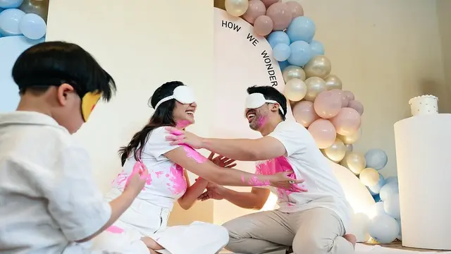 Potret Acha Sinaga Gelar Gender Reveal Anak Ketiga (credit: instagram/achasinaga)