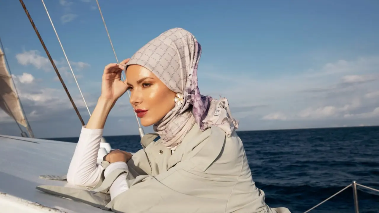 Scarf  La Reine Marguerite collection