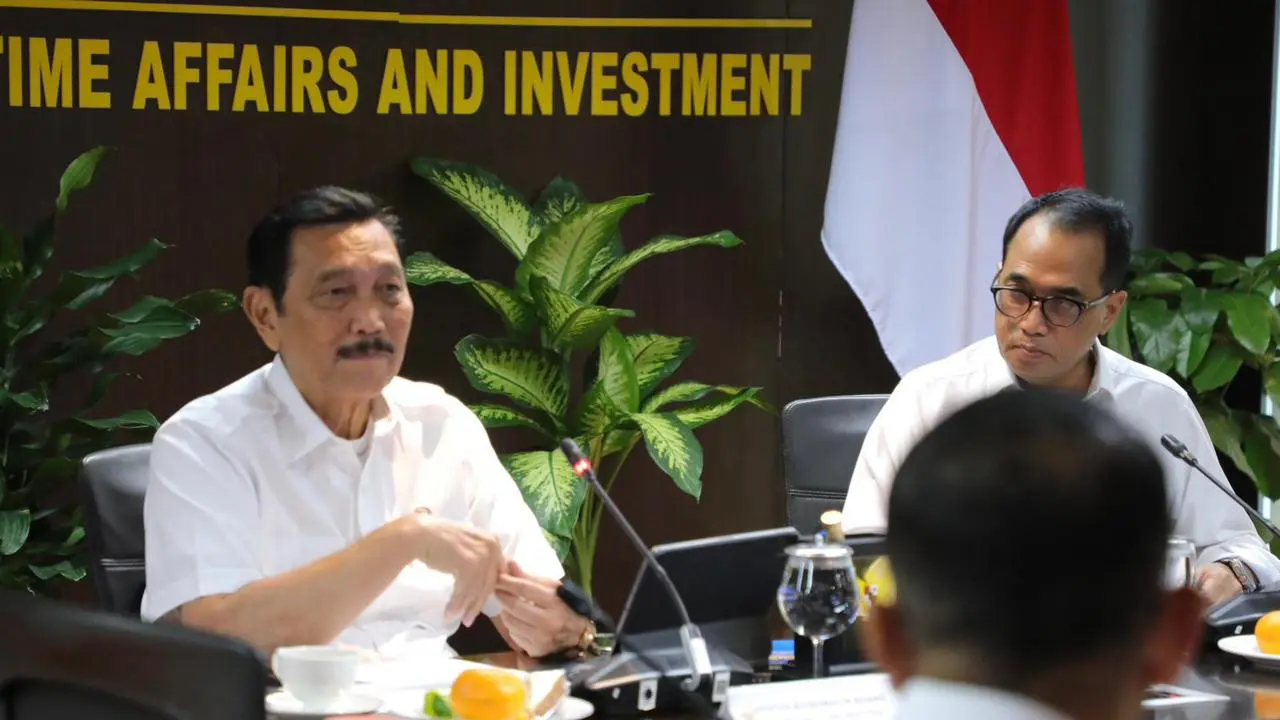 Menko Marves Luhut Binsar Pandjaitan memimpin rapat koordinasi (Rakor) Upaya Peningkatan Kualitas Udara Kawasan Jabodetabek