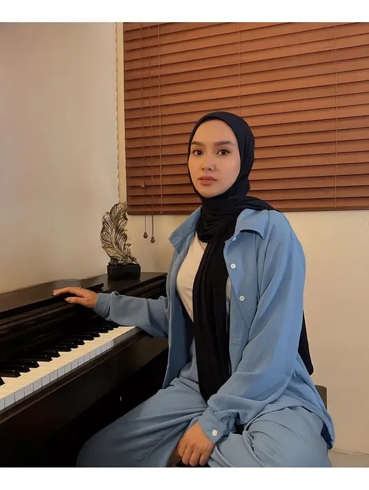 Cita Citata saat tunjukkan bakat seninya. (Sumber: Instagram/cita_citata)