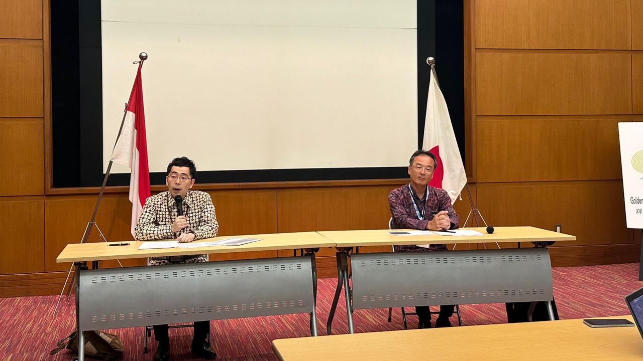 Konselor Bagian Ekonomi Kedutaan Jepang untuk Indonesia Hironori Yahata (kiri) dan Kepala Perwakilan Kantor JICA Indonesia Yasui Takehiro (kanan).  (Liputan6/Benedikta Miranti)