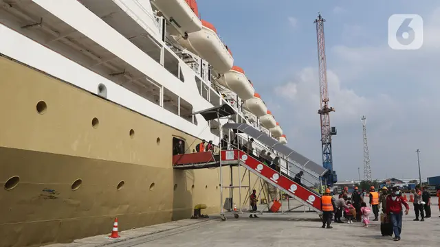 Pelabuhan Tanjung Priok Kembali Beroperasi