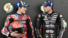 Marc Marquez dan Marco Bezzecchi pada balapan MotoGP 2026. (Lillian SUWANRUMPHA / AFP)