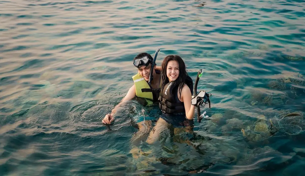 <p>Mulai dari hangout hingga liburan bareng, kakak Adhisty Zara tersebut dan pacarnya sering habiskan waktu bersama. (FOTO: instagram.com/hasyakyla)</p>
