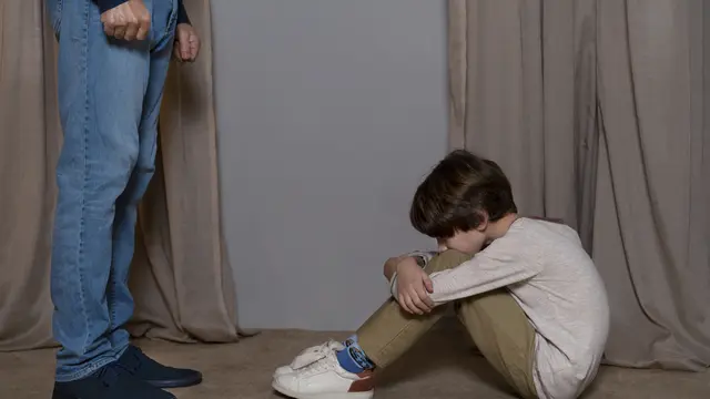 Tanda-Tanda Perilaku Anak Fatherless (photo by freepik.com)