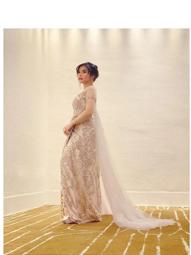 Prilly Latuconsina Akan Menikah 10 Februari, Ini 6 Potretnya saat Kenakan Gaun