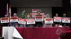 Dewan Kreatif Rakyat (DKR) yang diisi oleh sineas muda Demian Dematra, Erna Santoso , Natasha Dematra, Anna Tarigan dan Lily Wahid menggelar petisi untuk Presiden Jokowi di Pusat Kebudayaan Rusia, Jakarta, Senin (30/3/2015). (Liputan6.com/Helmi Afandi)