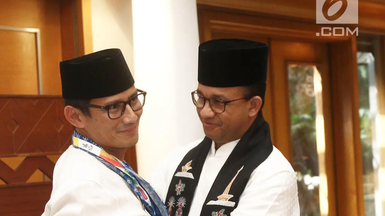 Sandiaga Uno Peluk Erat Anies Baswedan