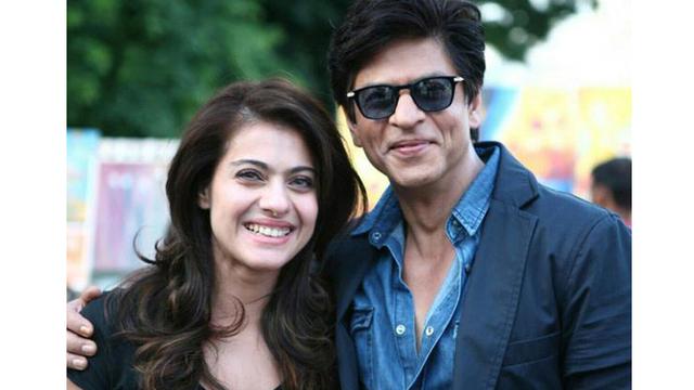 Hari Pertama Shahrukh Khan Kajol Di Lokasi Syuting Film Dilwale Showbiz Liputan6 Com Discover more posts about bollywood, srk, kuch kuch hota hai, tribhanga, shahrukh khan, kabhi khushi kabhi gham, and kajol. kajol di lokasi syuting film dilwale