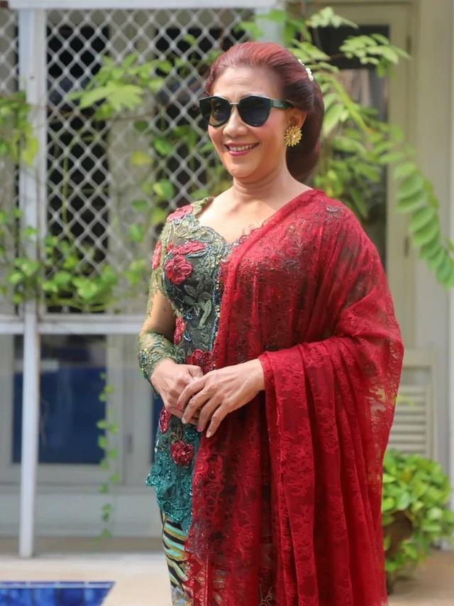 Dikenal Nyentrik Ini 6 Potret Anggun Susi Pudjiastuti 