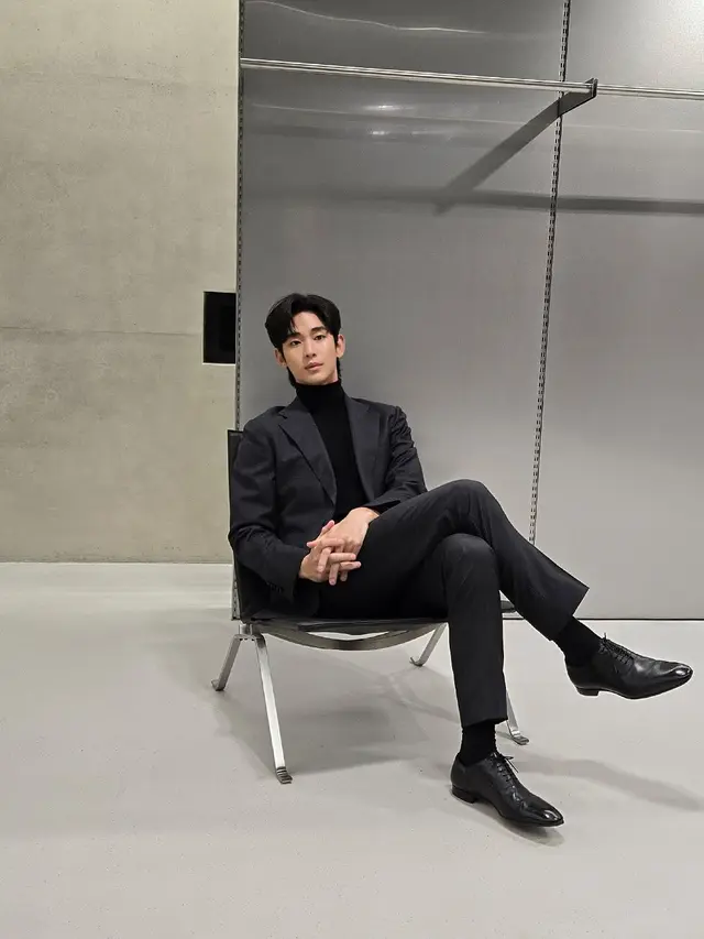 Netizen Korea Ancam Boikot Produk yang Kerja Sama dengan Kim Soo Hyun (credit: instagram/soohyun_k216)