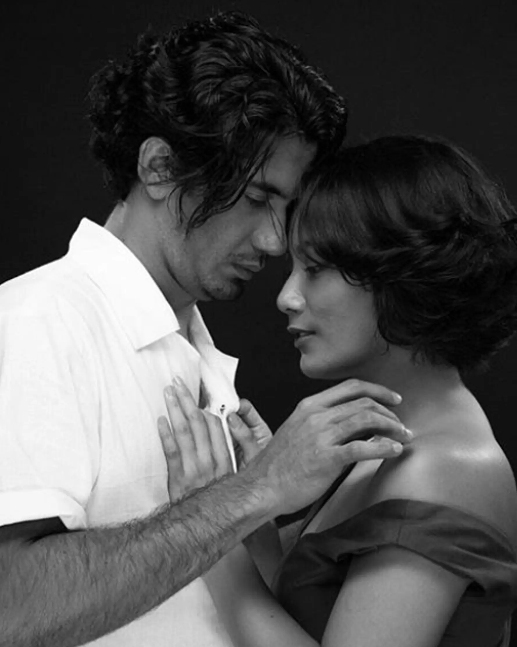 Reza Rahadian dan Tara Basro menjadi bintang untuk pementasan teater Perempuan-Perempuan Chairil. (Instagram Happy Salma)