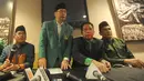 Wakil Ketua Umum PPP Muktamar Jakarta Humphrey Djemat bersama pengurus DPP PPP Muktamar bersiap konpers terkait pengunduran diri Ketua Umum Djan Faridz pada Rapat Pleno PPP Muktamar kemarin, Jakarta, Senin (30/7). (Merdeka.com/Arie Basuki)