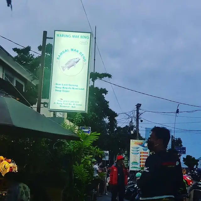 Rekomendasi Kuliner Halal di Bali untuk Wisatawan Muslim, Warung Mak Beng.