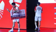 Ganda putra Indonesia, Raymond Indra dan Nikolaus Joaquin, berhasil keluar sebagai runner-up di turnamen bulu tangkis Polytron Indonesia Open 2026. (Bola.com/M Iqbal Ichsan)