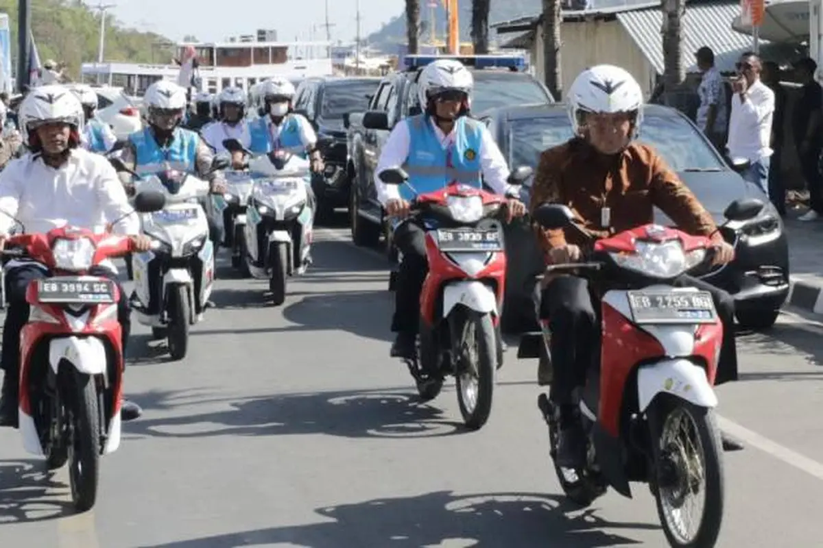 PLN gandeng Kementerian ESDM untuk lakukan tur motor listrik keliling Labuan Bajo, NTT