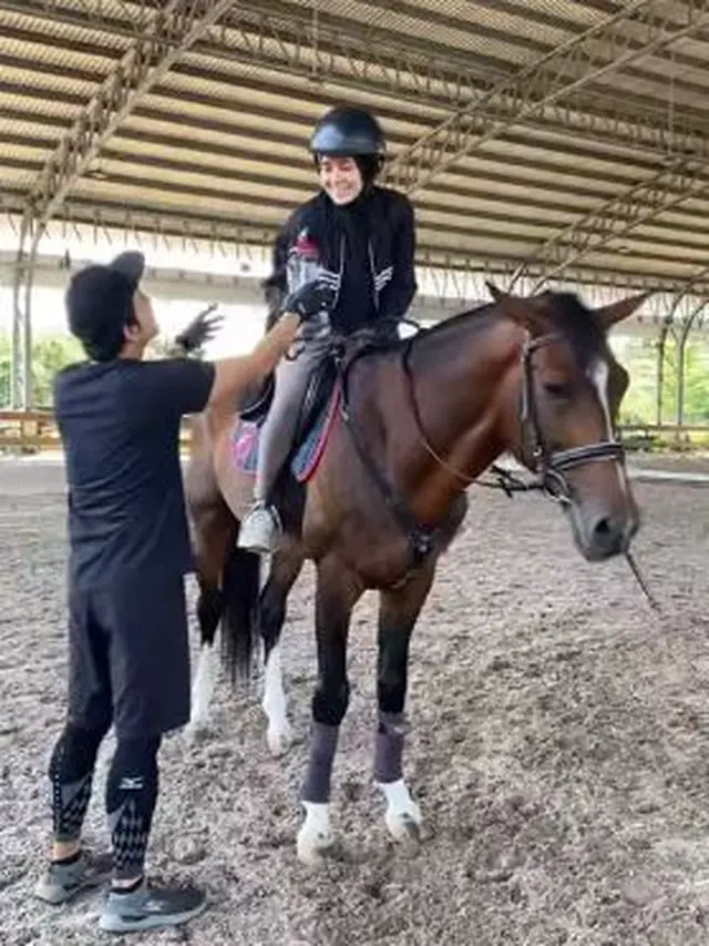 Dimas Seto dan Dhini Aminarti (dhiniaminarti)