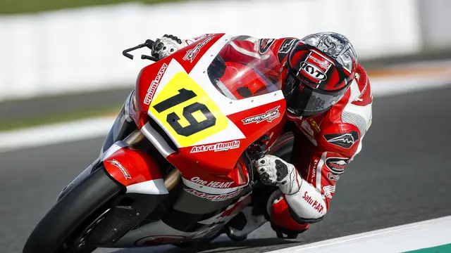 Andi Gilang saat tampil di kualifikasi pertama Moto2 FIM CEV