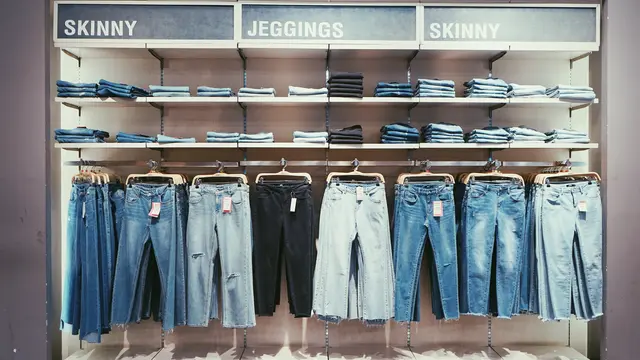 Menurut Survei: Mom Jeans adalah Celana Terfavorit di Dunia