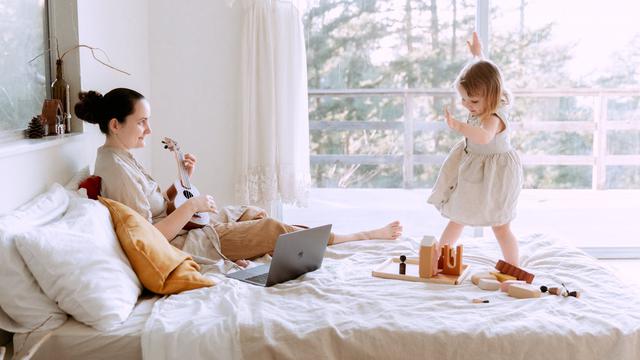 Ilustrasi anak dan orang tua