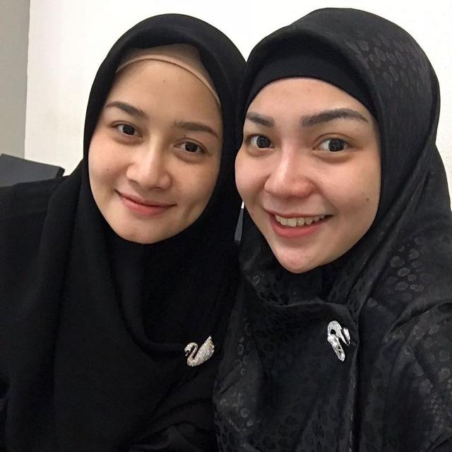 6 Potret Lyia Amelia Eks Trio Macan Pakai Hijab, Bikin Pangling