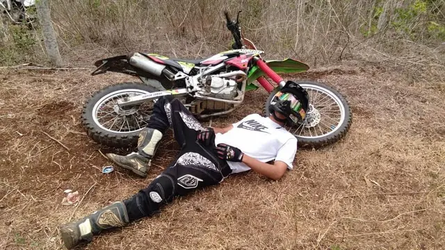 Bikers 'Ngelonin' Motornya di Kasur (Instagram/@trailkotor)
