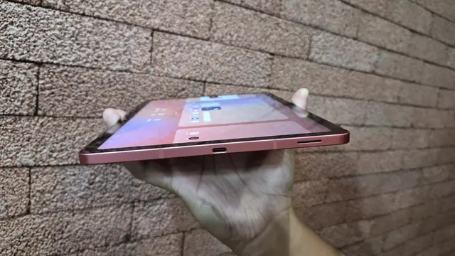 Hands-on Samsung Galaxy Tab S10 Lite (Bawah).