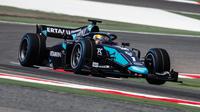 Sean Gelael mengendarai mobil tim DAMS pada sesi tes pramusim F2 2020 di Sirkuit Sakhir, Bahrain. (Istimewa)