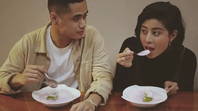 Momen Mesra Awkarin dan Sabian di Makassar.