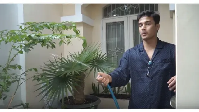 7 Potret Isi Rumah Vanessa Angel, Elegan Serba Putih