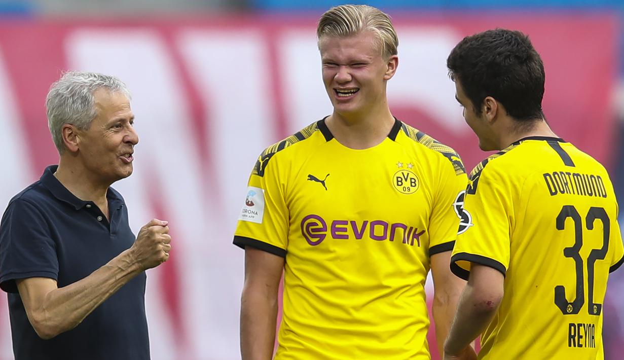 Meski harus angkat kaki dari Borussia Dortmund, Lucien Favre memiliki rekam jejak yang bagus. Ia berhasil membawa Dortmund finis sebagai runner up di Bundesliga dalam dua musim beruntun. (Foto: AFP/Ronny Hartmann)