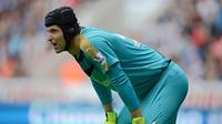 Kiper Arsenal asal Ceko, Petr Cech. (AFP PHOTO / Oli Scarff)