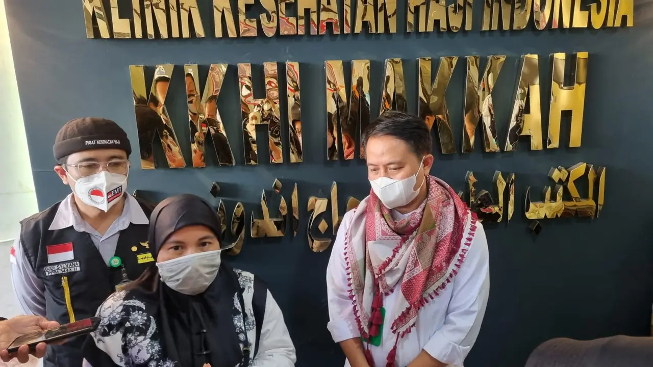 Wakil Ketua Komisi VIII DPR Diah Pitaloka menyambangi Kantor Kesehatan Haji Indonesia (KKHI) di Makkah. (dokumentasi MCH)