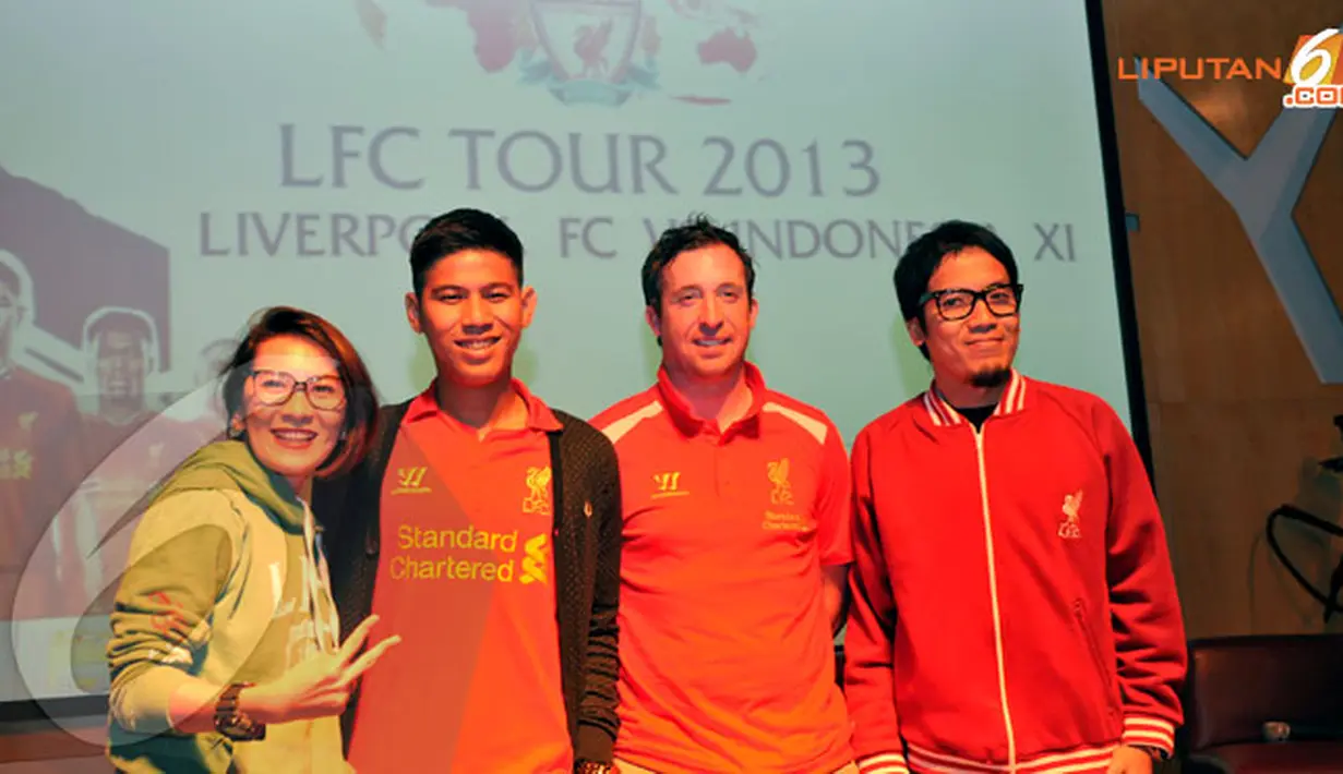 Guna menyemarakkan dan mempromosikan kegiatan tersebut, salah satu legenda Liverpool, Robbie Fowler hadir dan menyempatkan diri berkunjung ke studio SCTV. Selain melakukan sesi wawancara, Fowler juga bertemu dengan fans.(liputan6.com/Helmi Fithriansyah)